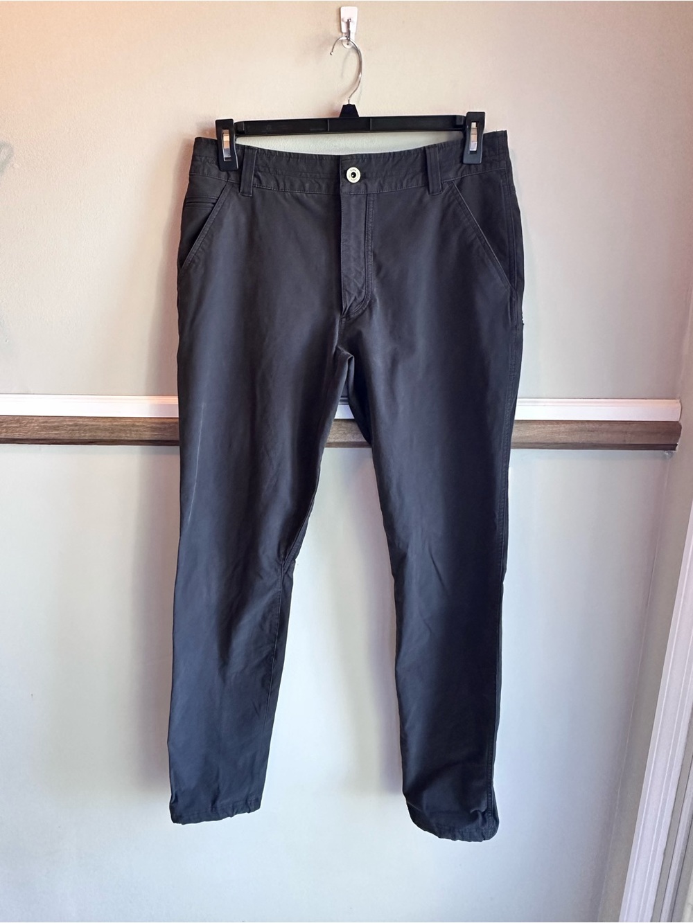 Kuhl The Resistor Chino Pants Carbon Gray Tapered Stretch Hiking